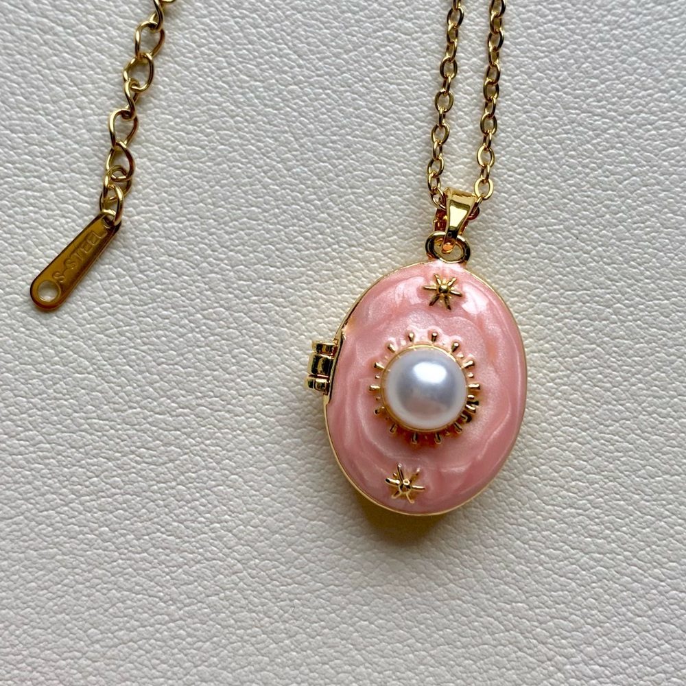 Elegant Pink and Gold Locket Necklace